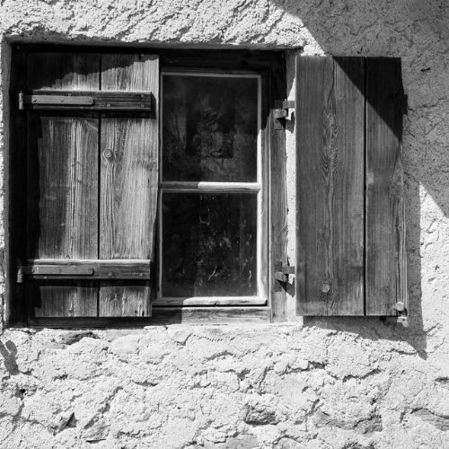 Generic Picture of Old Window